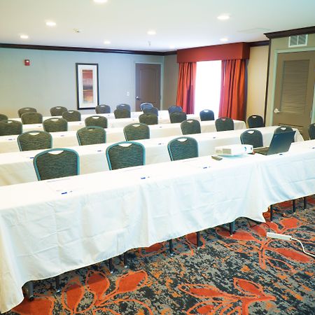 Holiday Inn Express & Suites Rapid City By Ihg Bagian luar foto