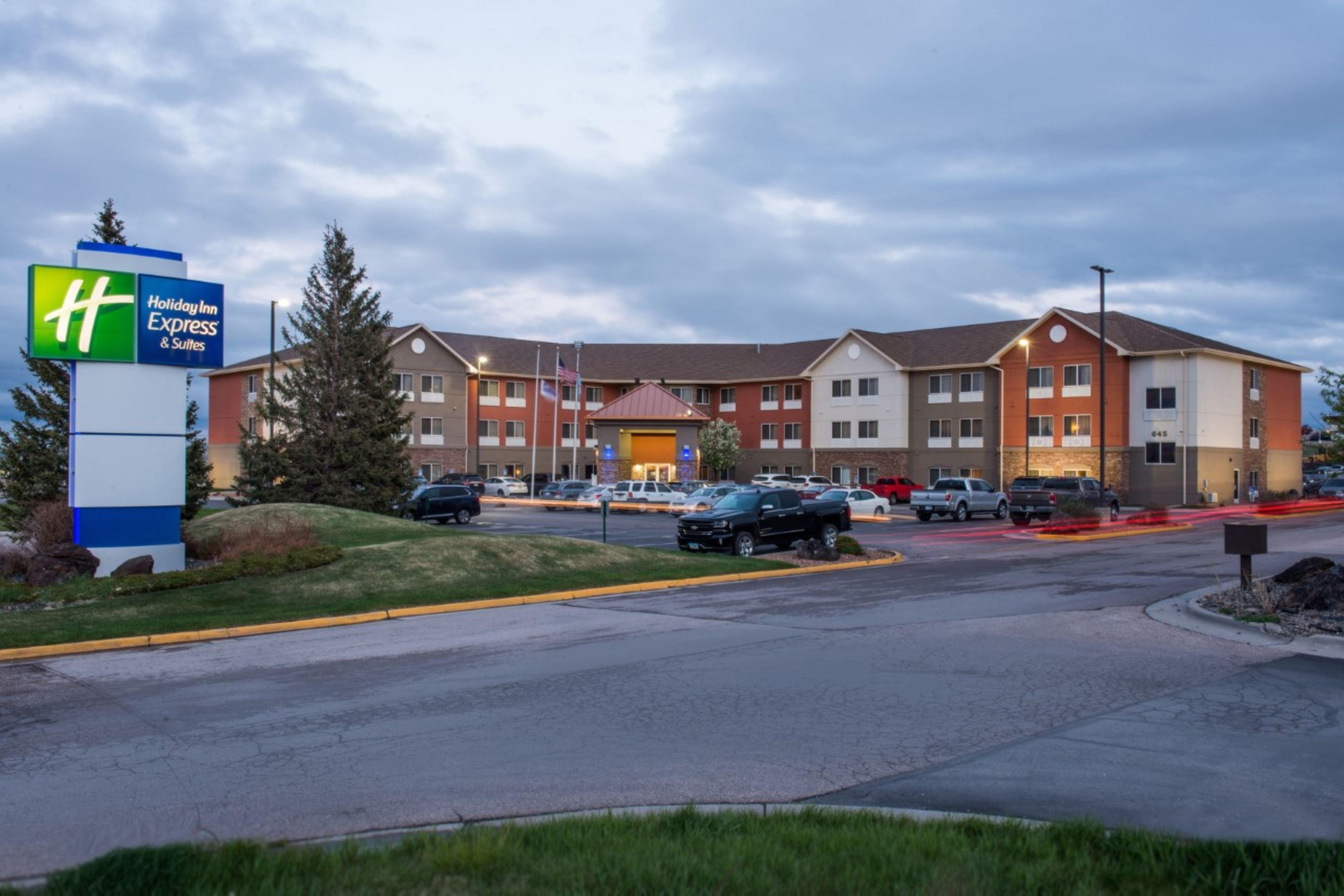 Holiday Inn Express & Suites Rapid City By Ihg Bagian luar foto