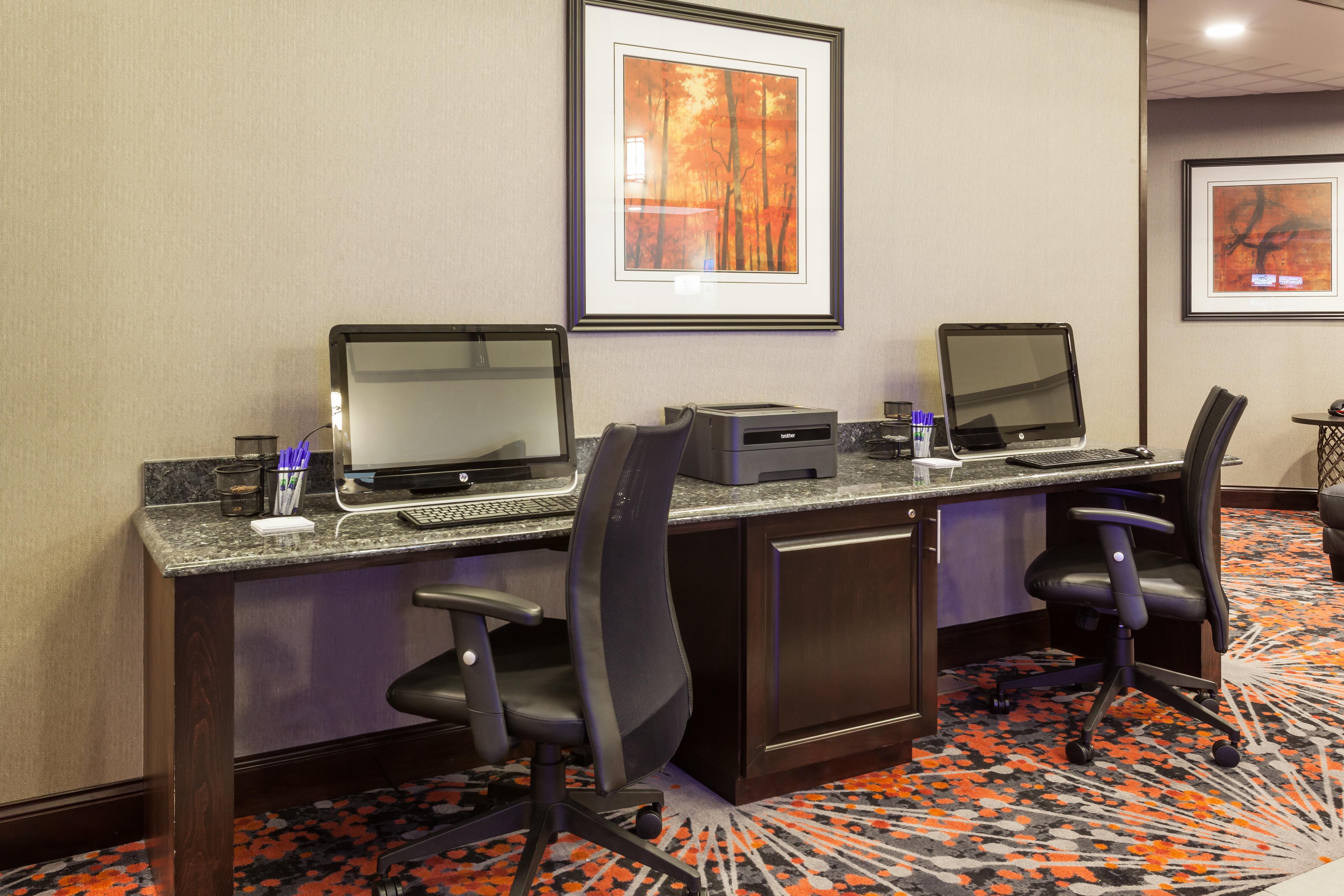 Holiday Inn Express & Suites Rapid City By Ihg Bagian luar foto