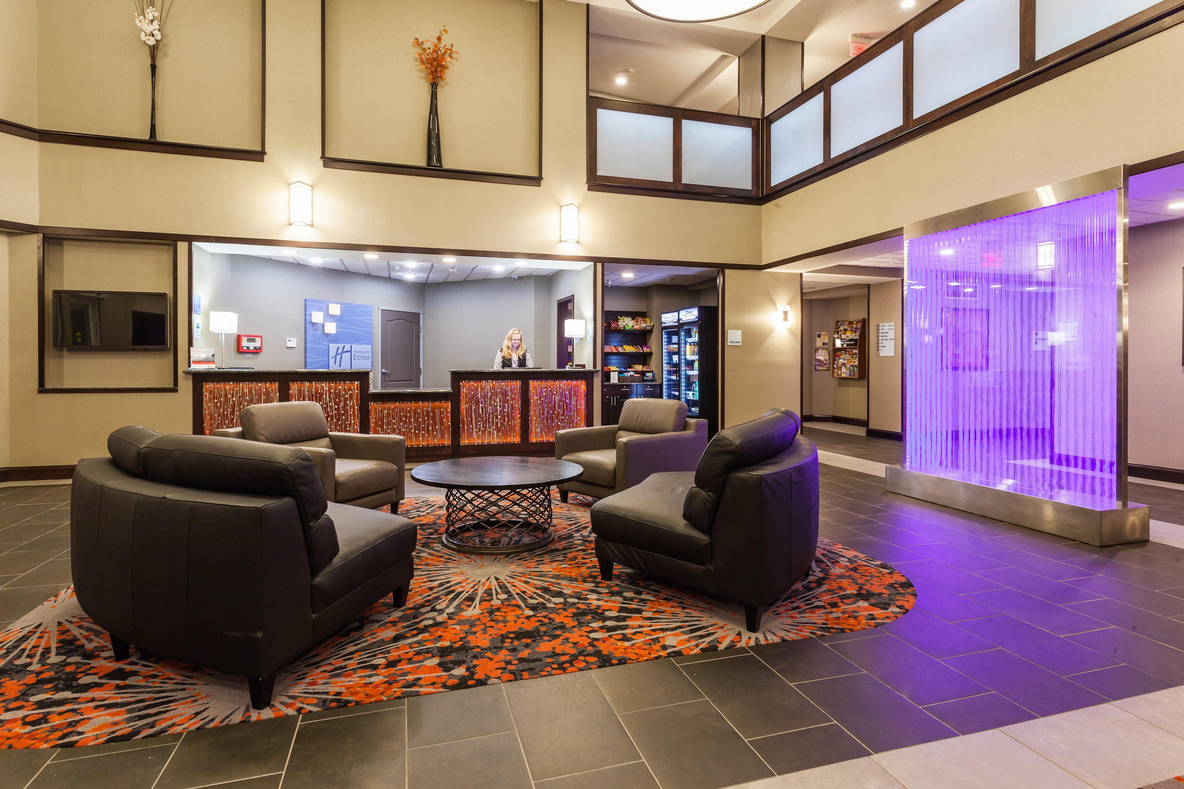 Holiday Inn Express & Suites Rapid City By Ihg Bagian luar foto