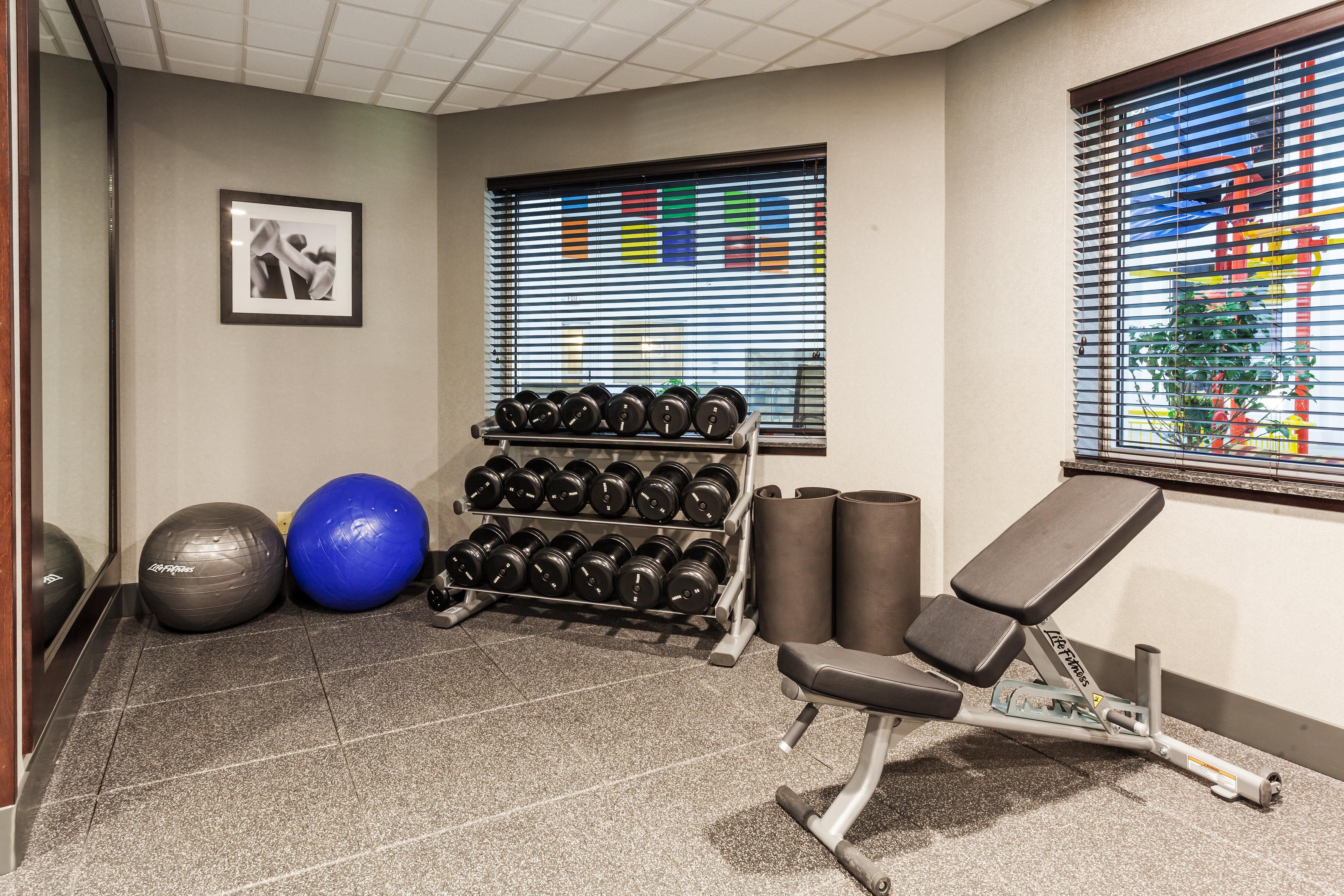 Holiday Inn Express & Suites Rapid City By Ihg Bagian luar foto